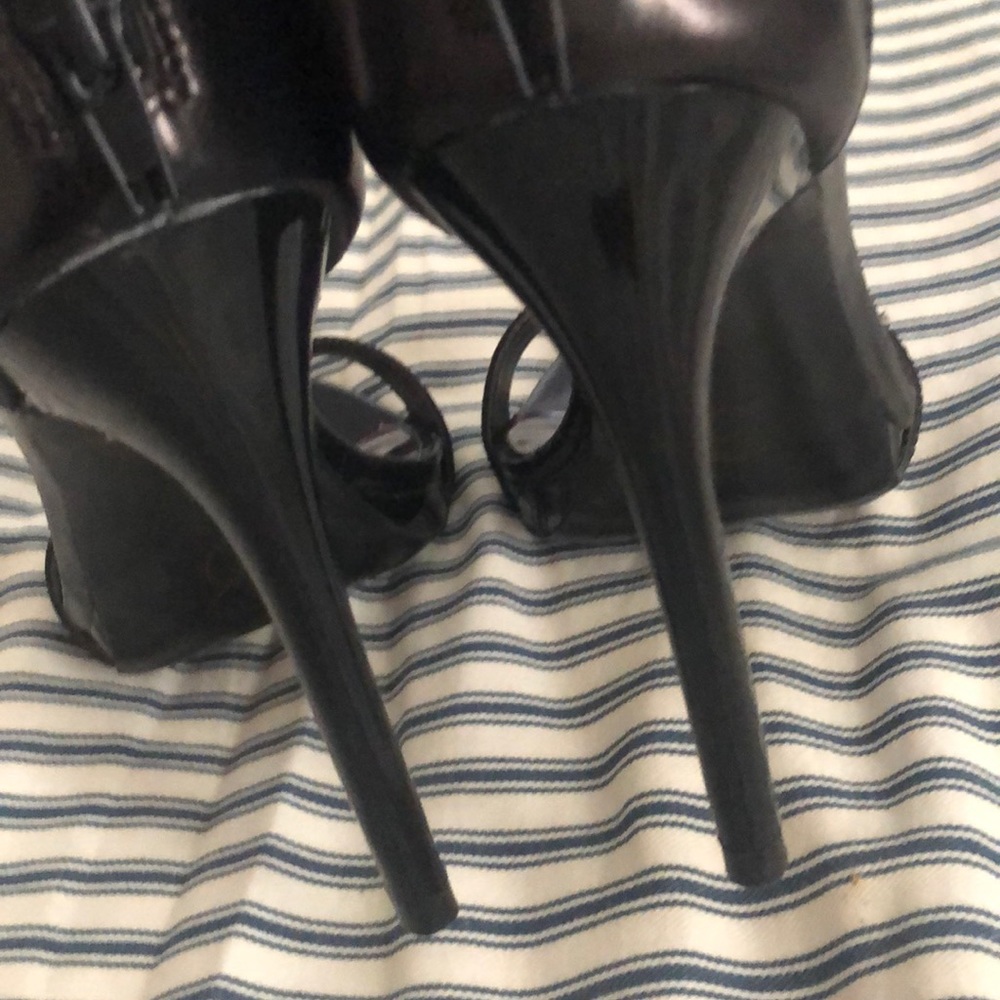 Strappy heels - Picture 8 of 8